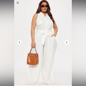 Chic White Sleeveless Jumpsuit